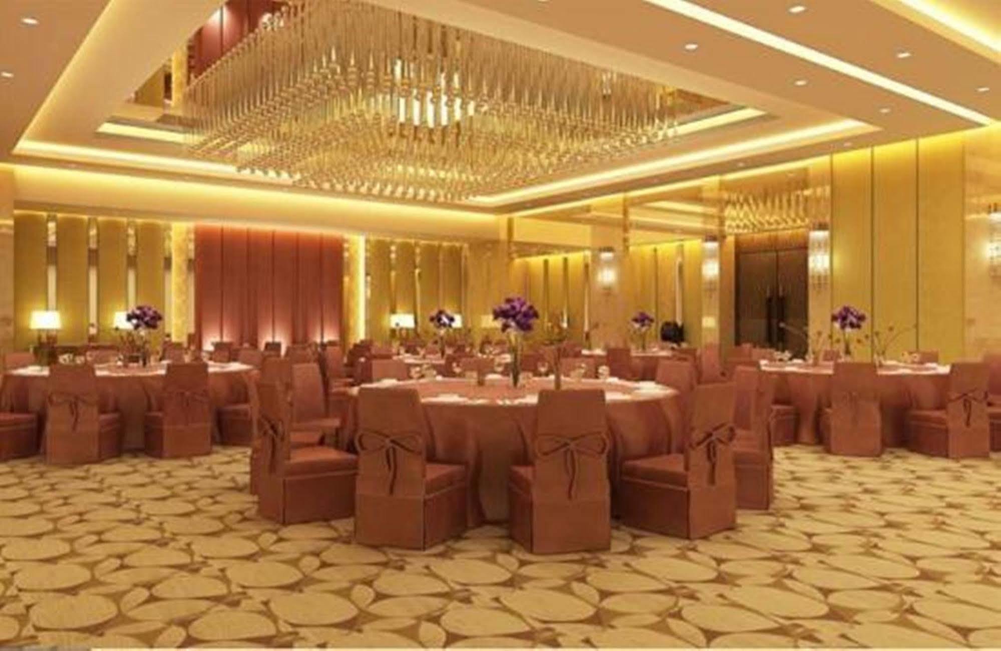 Royal Orchid Hotel 4*